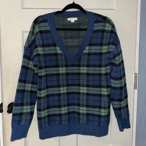 Women’s Aéropostale sweater
